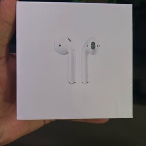 Apple AirPods with Wireless Charging Case
